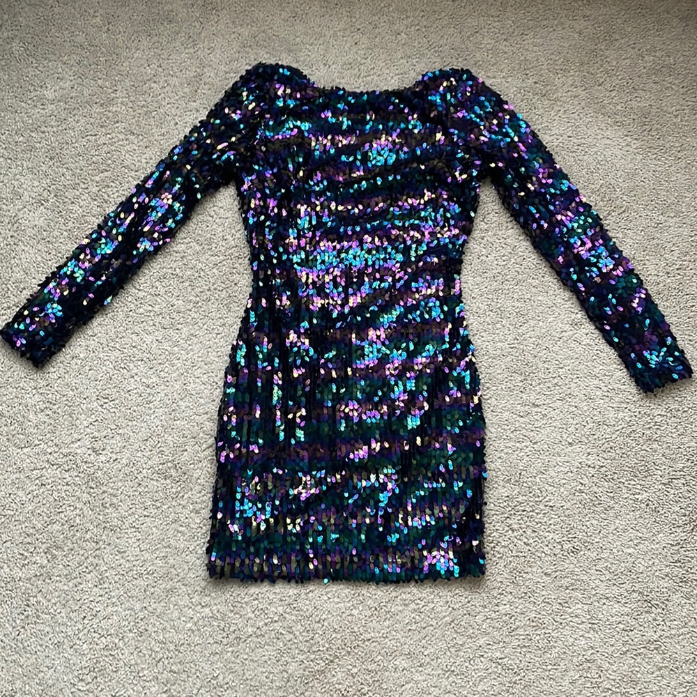 DRESS THE POPULATION- sequin long sleeve dress
